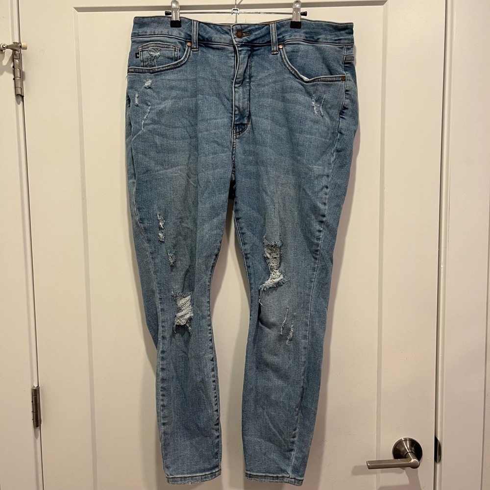 Judy Blue Control Top Skinny Distressed Jeans Medium Wash 20W 4202